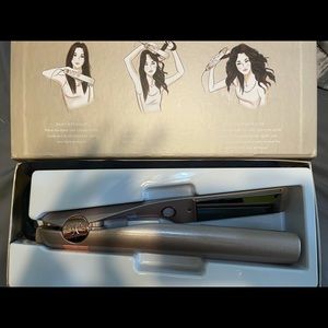 Tyme hair iron like new